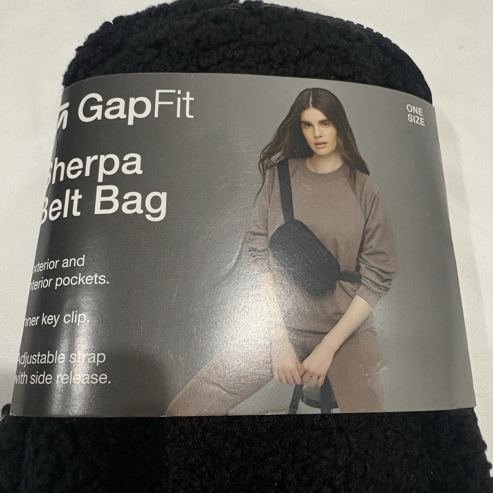 GapFit Sherpa Belt Bag Black Crossbody Adjustable Strap Fanny Pack NWT